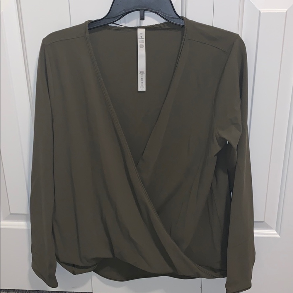 Lululemon top